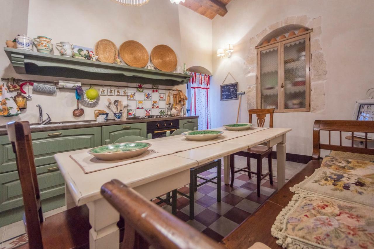 Terre Di Cavalusi Relais Guest House Donnafugata Exterior photo