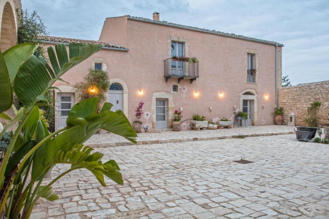 Terre Di Cavalusi Relais Guest House Donnafugata Exterior photo
