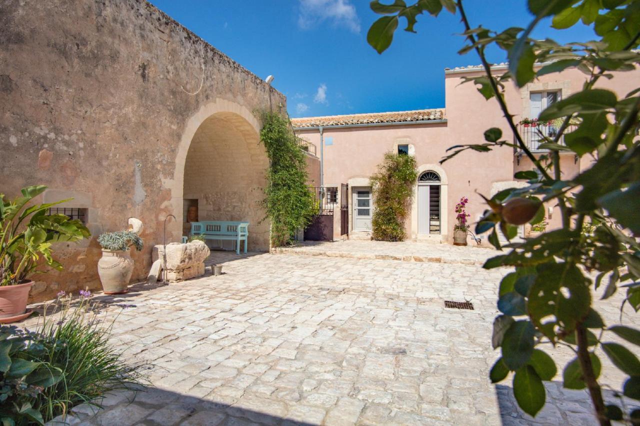 Terre Di Cavalusi Relais Guest House Donnafugata Exterior photo